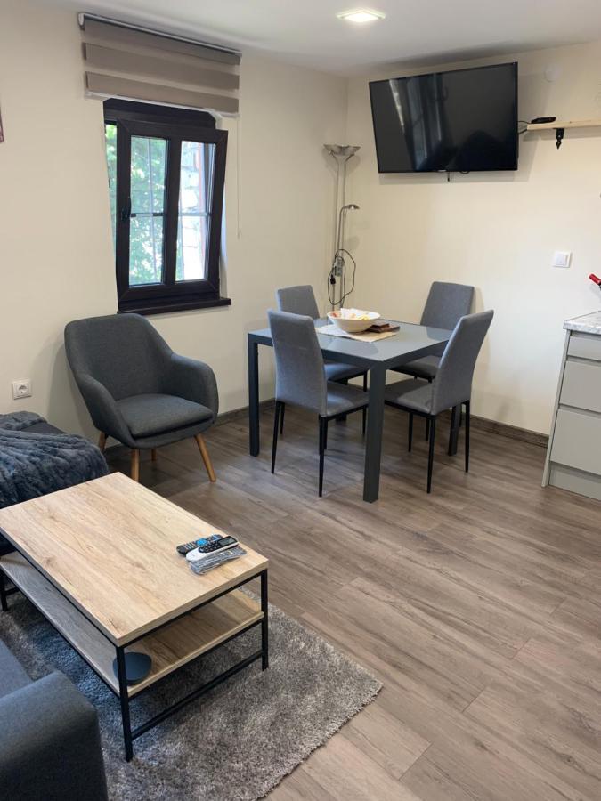 Apartment Zdravets 2, In The Heart Of The Old City Veliko Turnovo Bagian luar foto