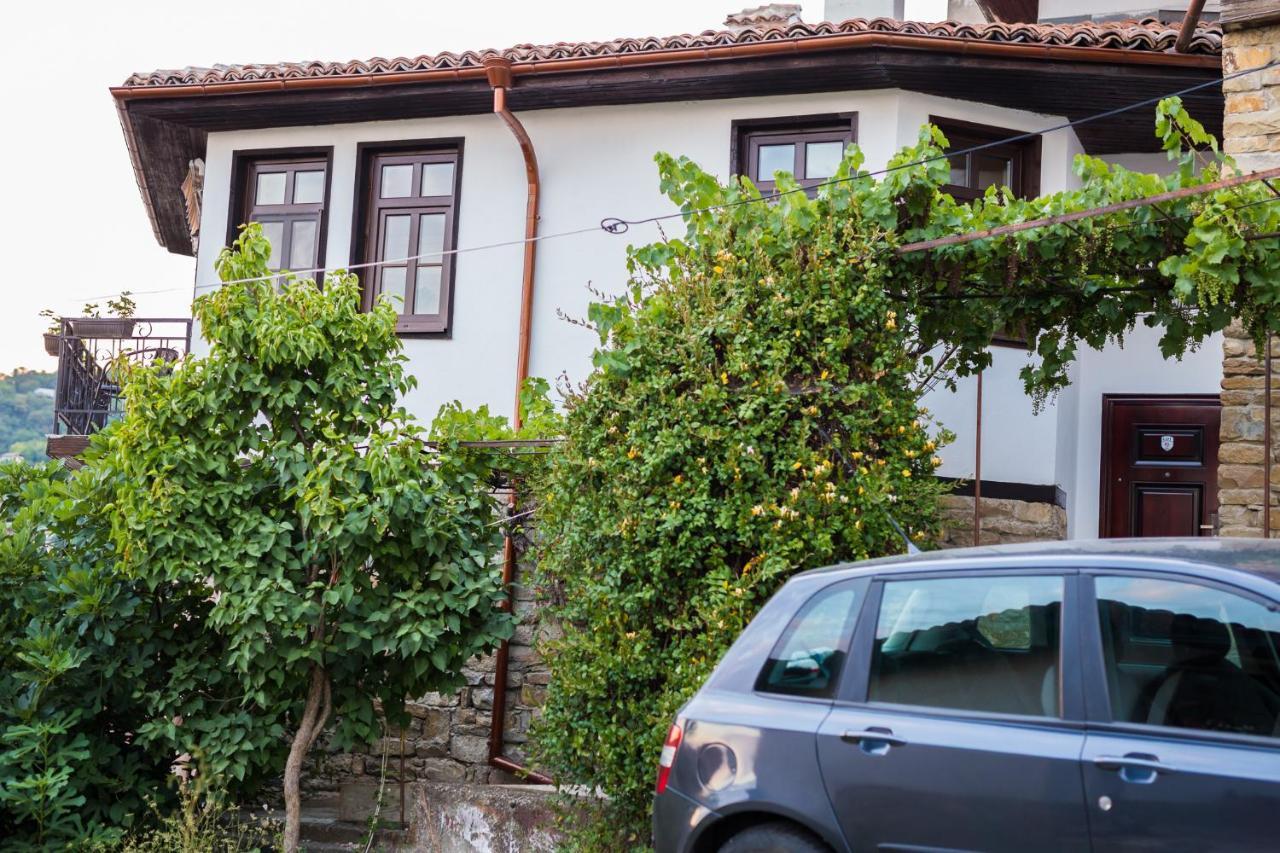 Apartment Zdravets 2, In The Heart Of The Old City Veliko Turnovo Bagian luar foto