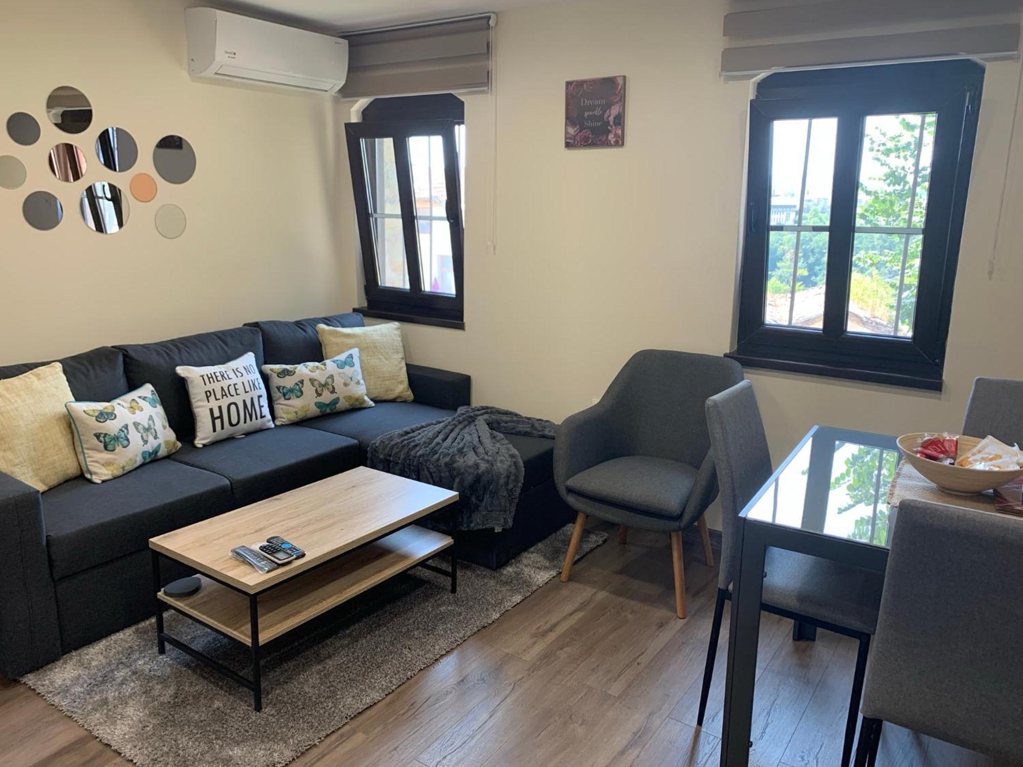 Apartment Zdravets 2, In The Heart Of The Old City Veliko Turnovo Bagian luar foto